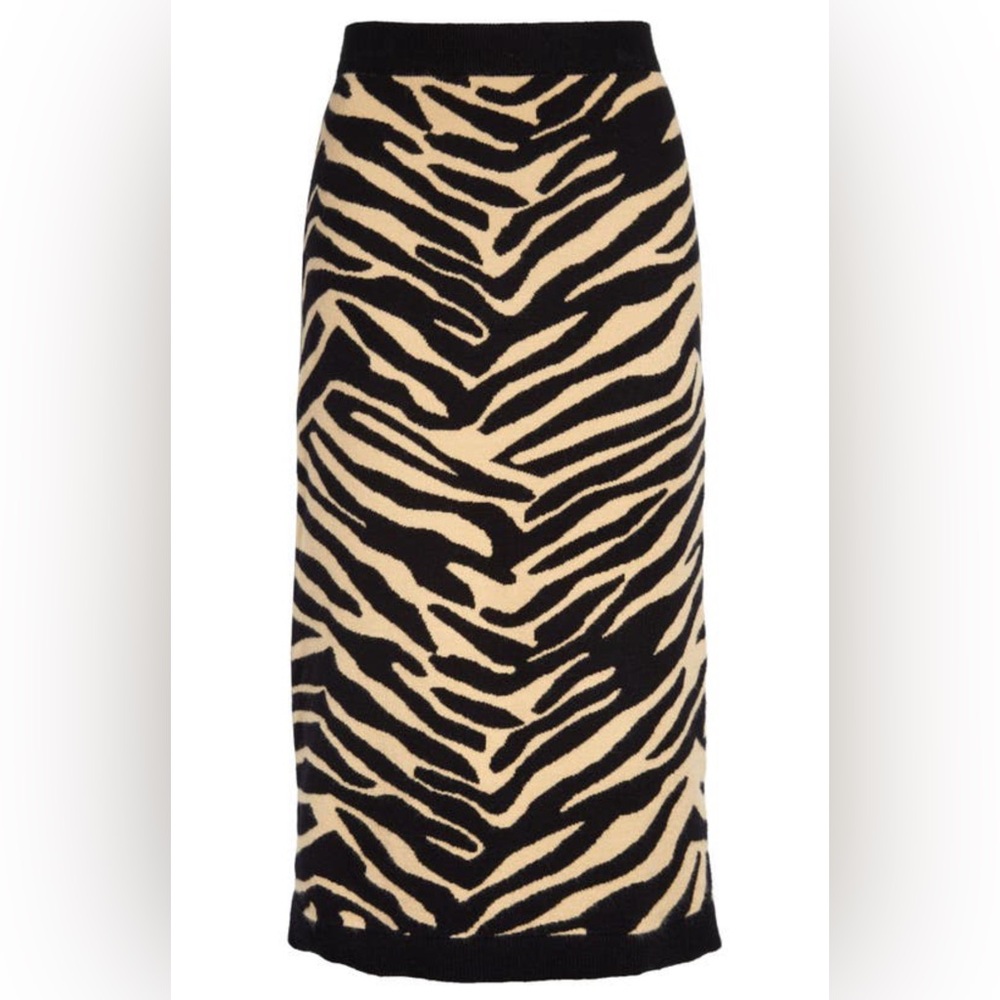 Halogen Sweater Skirt In Black- Beige Tiger Pattern MIDI